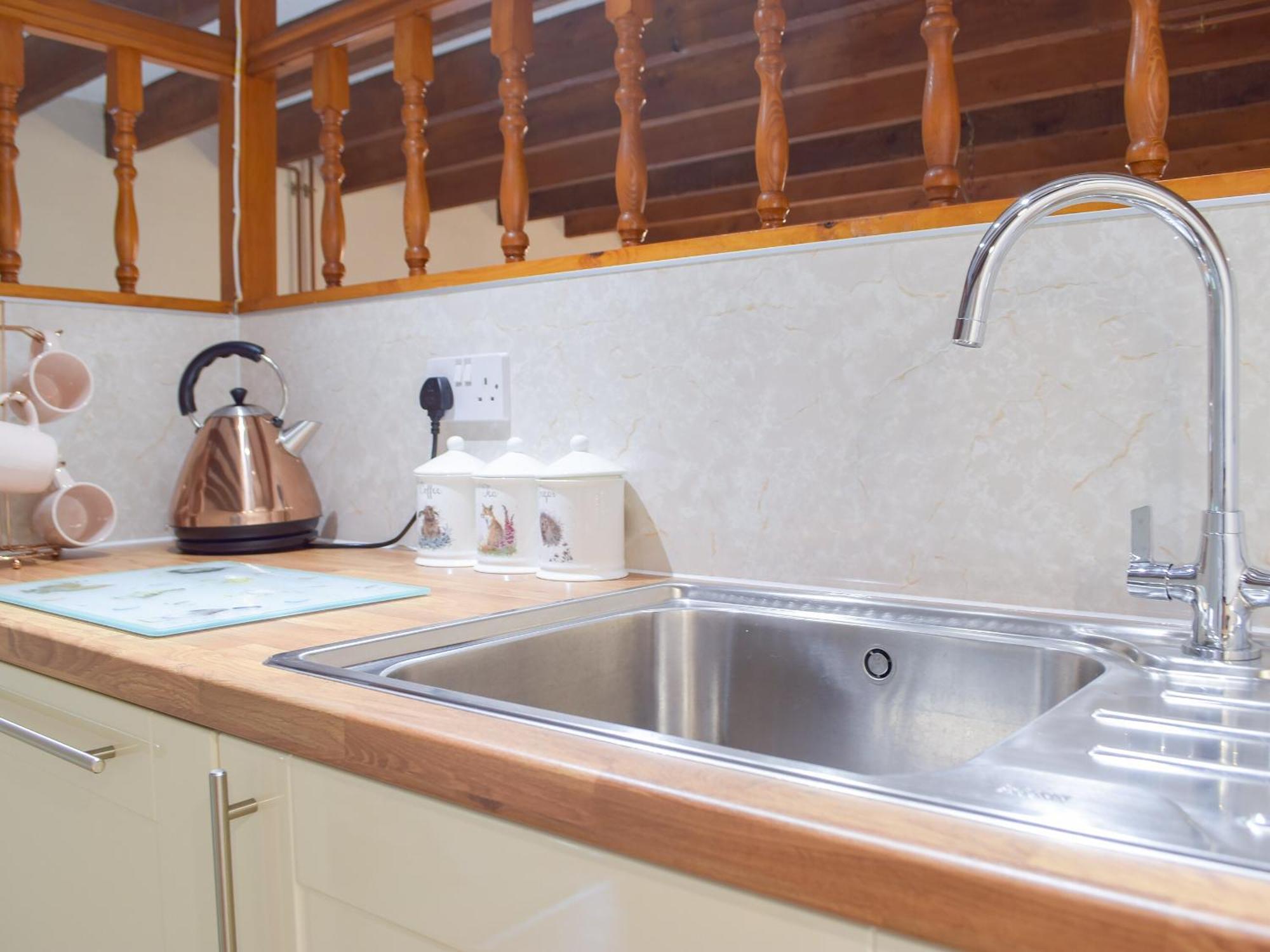 Hay Barn - Dinas Country Club Villa Bagian luar foto