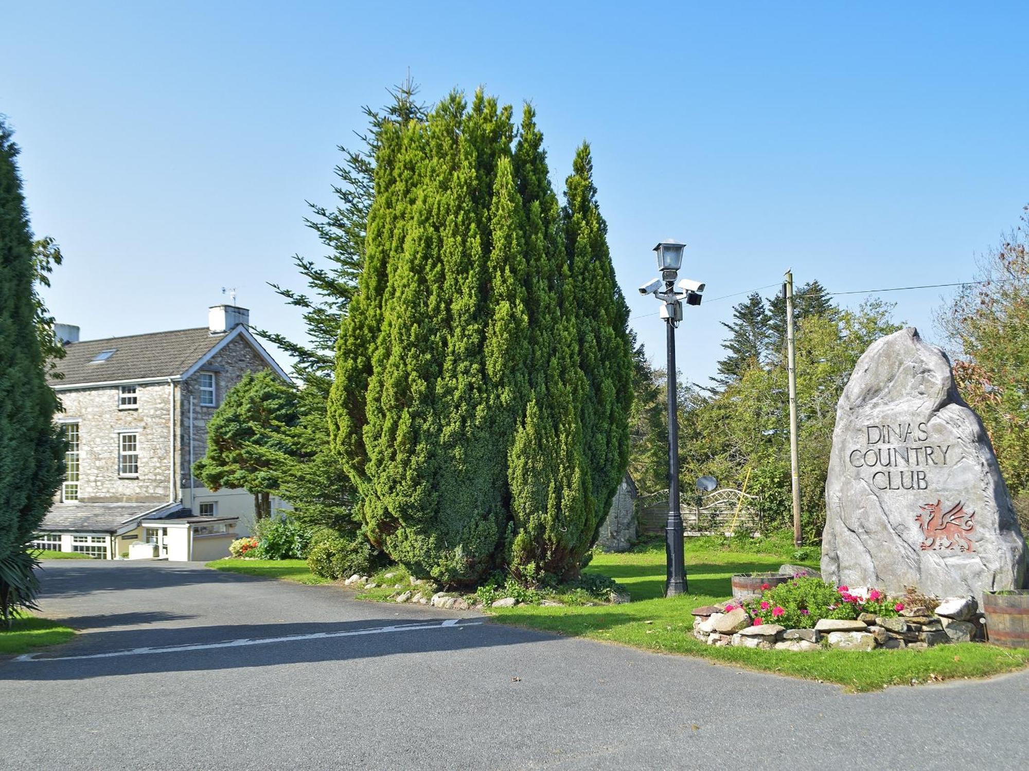 Hay Barn - Dinas Country Club Villa Bagian luar foto